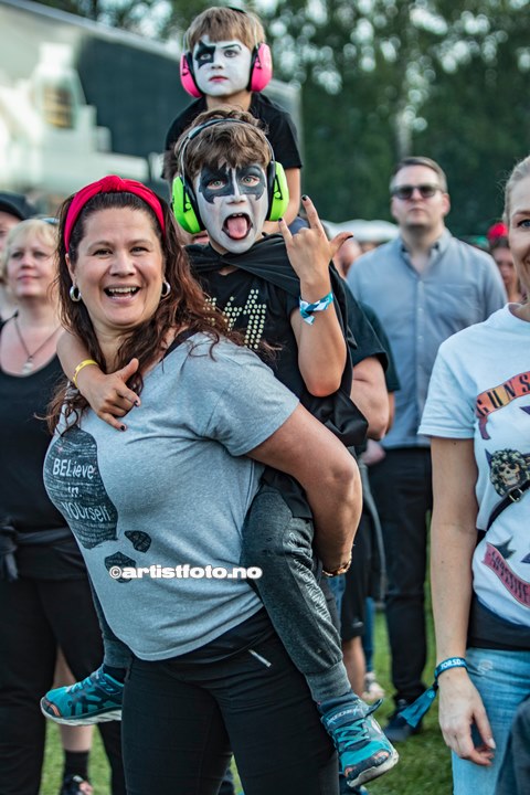 Kiss_Millie_023_Copyright_artistfoto_2019