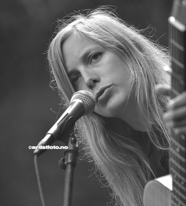 Tone_Bringsdal_SveinE__DSC1279_artistfoto.nov2_Copyright