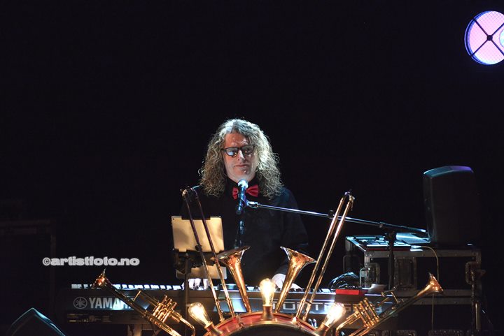 Trond Nagell Dahl på Øyvind Blunck forestilling i Buen, Mandal. Foto: Svein Erik Nomeland