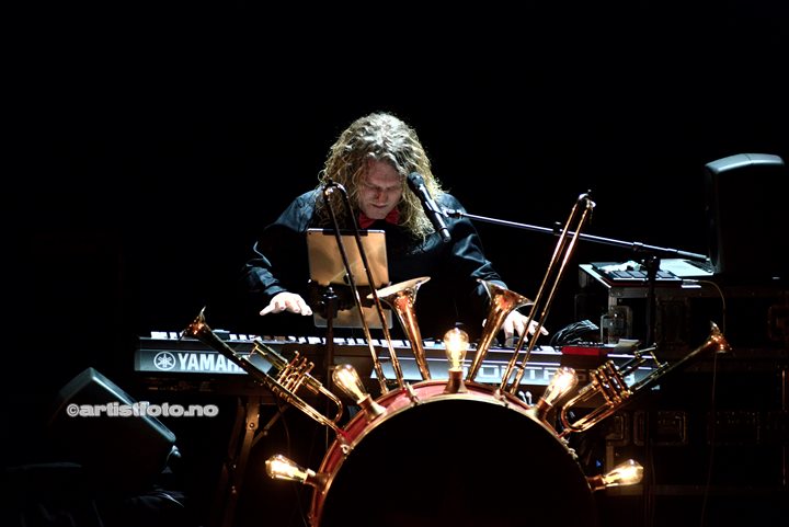 Trond Nagell Dahl på Øyvind Blunck forestilling i Buen, Mandal. Foto: Svein Erik Nomeland