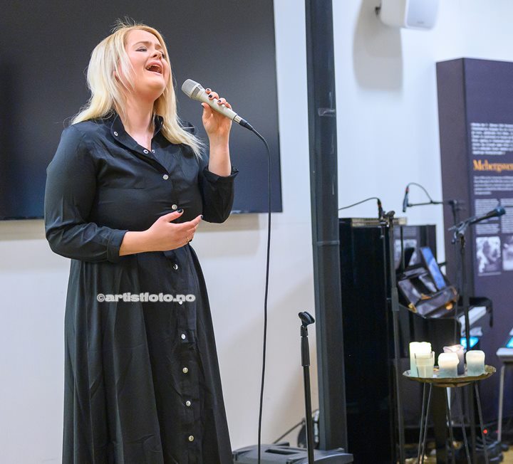 Haugtussa på Nordberg Fort, (Bjørge Verbaan og Jorunn Undheim). Foto Svein Erik Nomeland