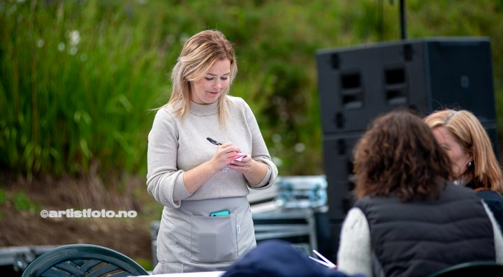 Morten Abel på Skåland Gjestegård , Moi. Foto: Svein Erik Nomeland