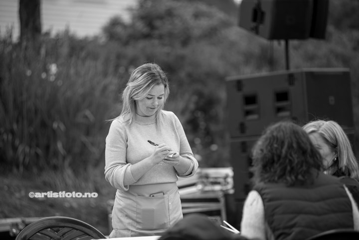 Morten Abel på Skåland Gjestegård , Moi. Foto: Svein Erik Nomeland