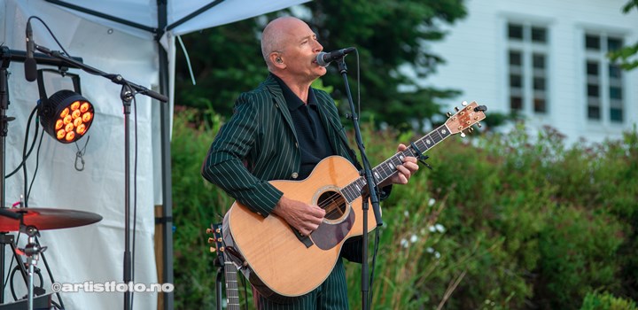 Morten Abel på Skåland Gjestegård , Moi. Foto: Svein Erik Nomeland