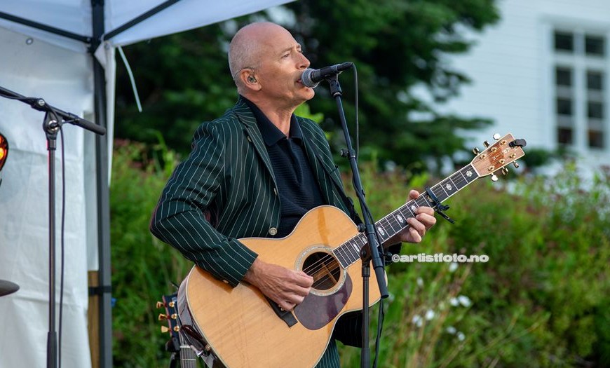 Morten Abel Header på Skåland Gjestegård , Moi. Foto: Svein Erik Nomeland