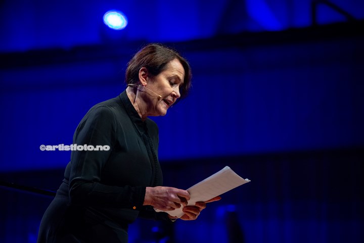 Herborg Kråkevik konsert i Kilden, Vigdis Hjorth. Foto: Svein Erik Nomeland