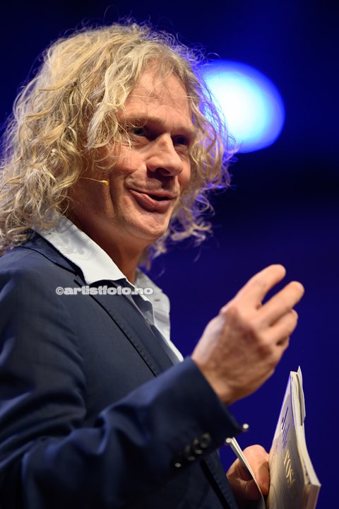 Herborg Kråkevik konsert i Kilden, Vetle Lid Larssen. Foto: Svein Erik Nomeland