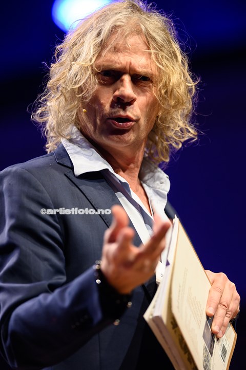 Herborg Kråkevik konsert i Kilden, Vetle Lid Larssen. Foto: Svein Erik Nomeland