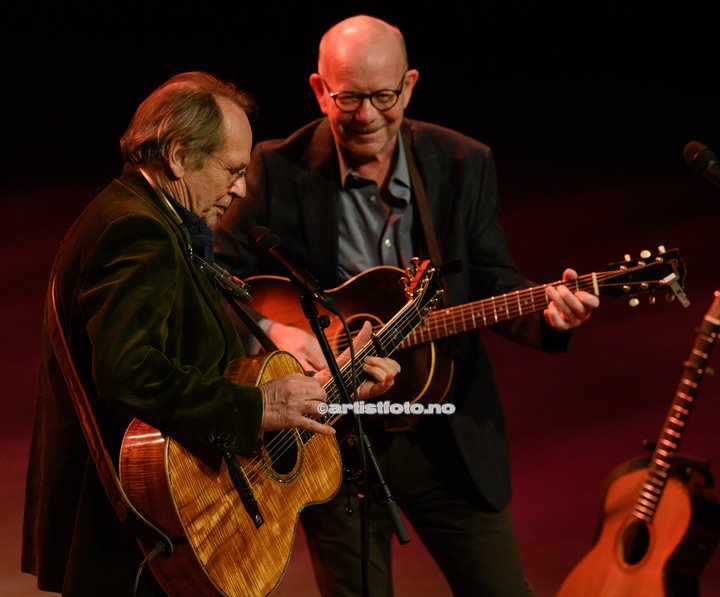 To rustne herrer, med Jonas Fjeld og Ole Paus, hadde konsert i Kilden i Kristiansand. Foto: Svein Erik Nomeland