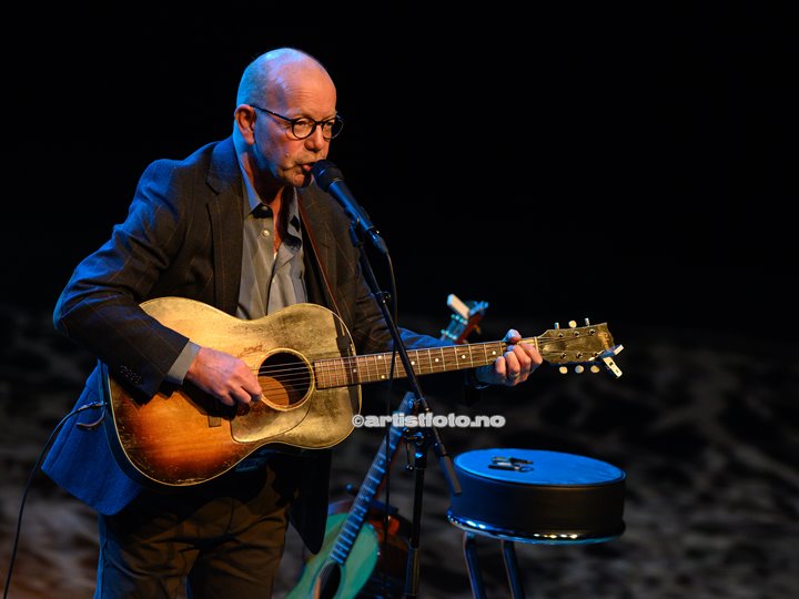 To rustne herrer, med Jonas Fjeld og Ole Paus, hadde konsert i Kilden i Kristiansand. Foto: Svein Erik Nomeland