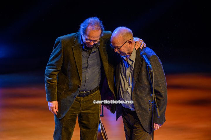 To rustne herrer, med Jonas Fjeld og Ole Paus, hadde konsert i Kilden i Kristiansand. Foto: Svein Erik Nomeland