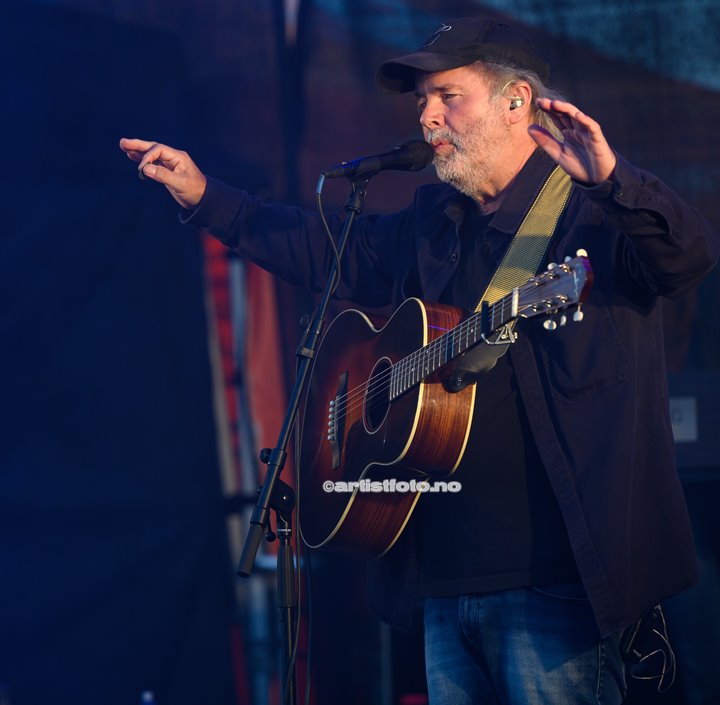 Henning Kvitnes på Skalldyrfestivalen i Mandal. Foto: Marie Launes