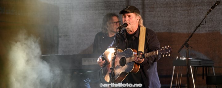 Henning Kvitnes på Skalldyrfestivalen i Mandal. Foto: Marie Launes