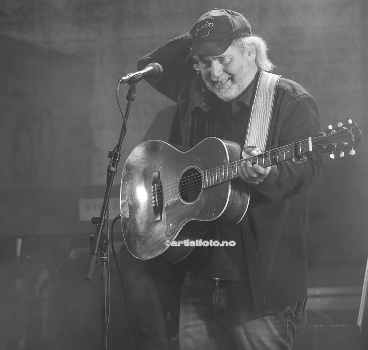 Henning Kvitnes på Skalldyrfestivalen i Mandal. Foto: Marie Launes