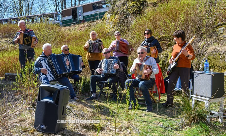 SydVest´n Trekkspillklubb på Holum Historielags 100 års feiring av Knuden.