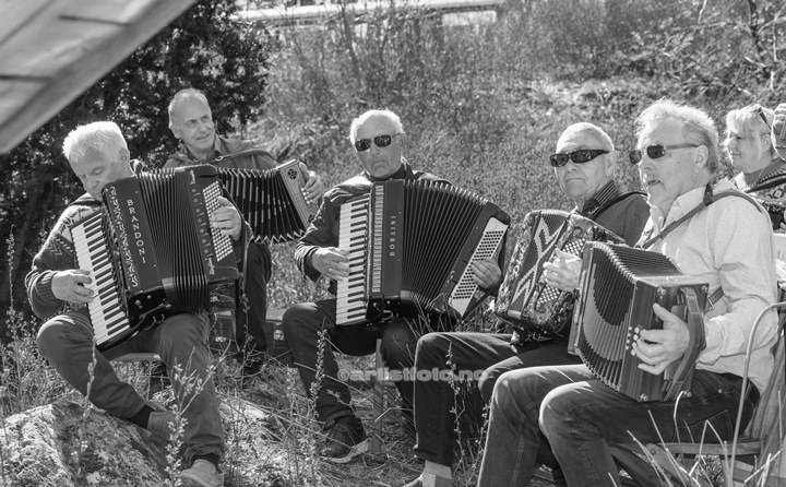 SydVest´n Trekkspillklubb på Holum Historielags 100 års feiring av Knuden.
