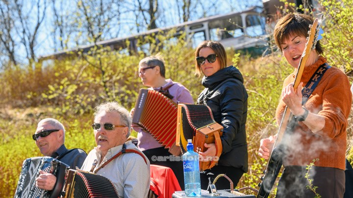 SydVest´n Trekkspillklubb på Holum Historielags 100 års feiring av Knuden.