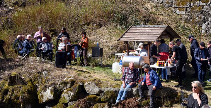 SydVest´n Trekkspillklubb på Holum Historielags 100 års feiring av Knuden.
