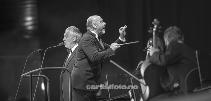 Andrea Bocelli og Kristiansand Symfoniorkester på Bystranda i Kristiansand. Foto: Svein Erik Nomeland