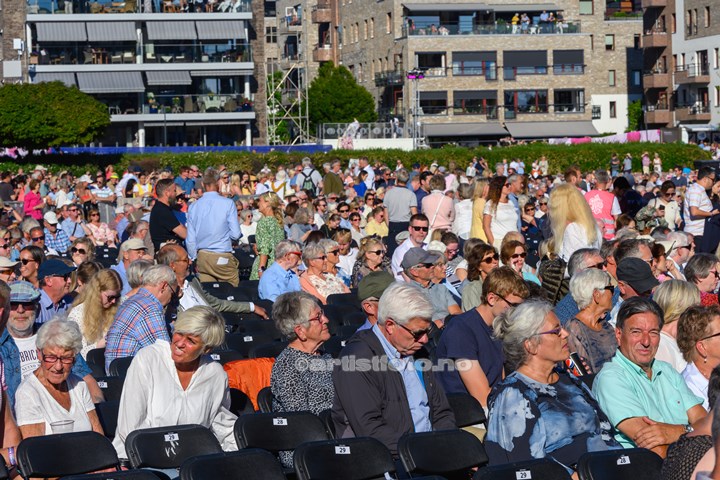 Andrea Bocelli og Kristiansand Symfoniorkester på Bystranda i Kristiansand. Foto: Svein Erik Nomeland