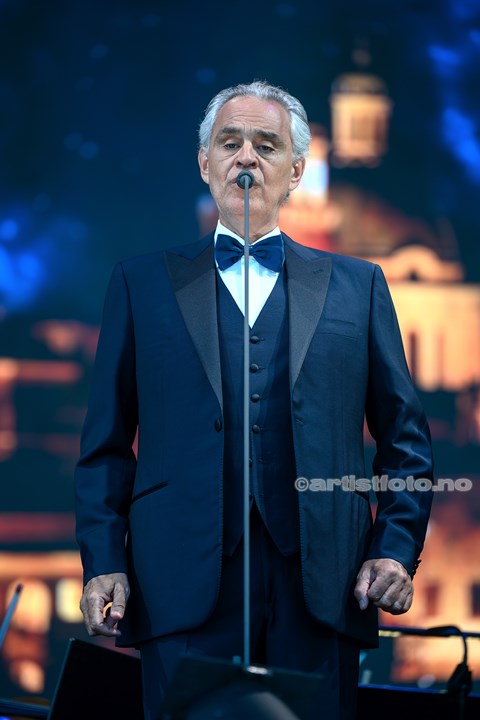 Andrea Bocelli  på Bystranda i Kristiansand. Foto: Svein Erik Nomeland