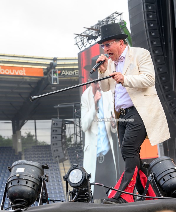Froddi & Compagniet på Viking Stadion. Foto: Svein Erik Nomeland