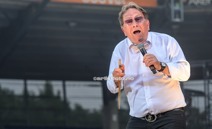 Froddi & Compagniet på Viking Stadion. Foto: Svein Erik Nomeland
