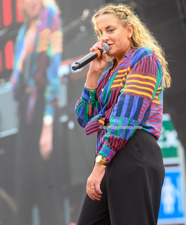 Izabell på Viking Stadion. Foto: Svein Erik Nomeland
