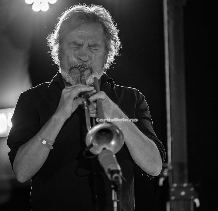 Nils Petter Molvær på Canal Street, Arendal. Foto: Svein Erik Nomeland