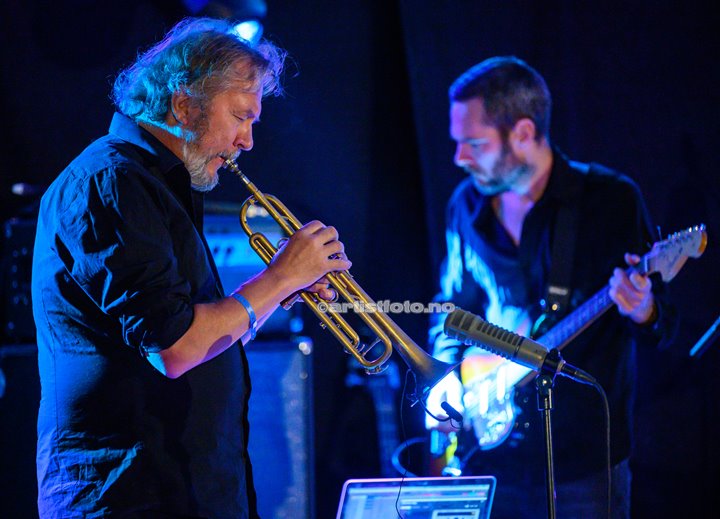 Nils Petter Molvær på Canal Street, Arendal. Foto: Svein Erik Nomeland