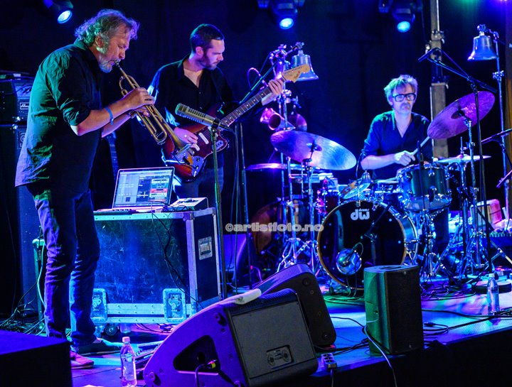 Nils Petter Molvær på Canal Street, Arendal. Foto: Svein Erik Nomeland