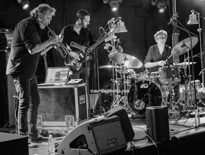 Nils Petter Molvær på Canal Street, Arendal. Foto: Svein Erik Nomeland