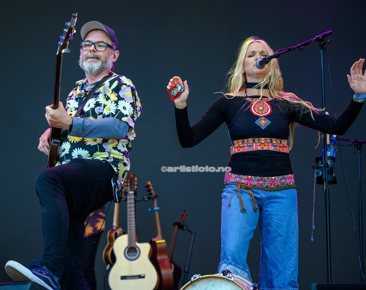 Olav Senstad og Sol Heilo på Canal Street, Arendal. Foto: Svein Erik Nomeland