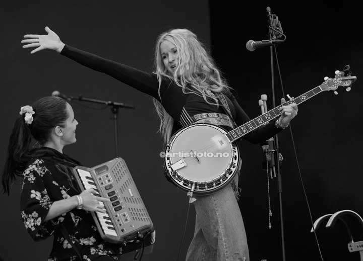 Sol Heilo på Canal Street, Arendal. Foto: Svein Erik Nomeland