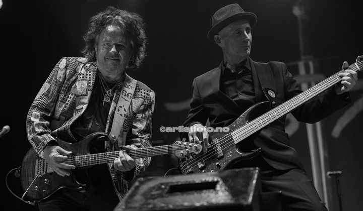 Fra venstre: Steve Lukather og John Pierce, Toto, Vulkan Open Air, Oslo. Foto: Svein Erik Nomeland