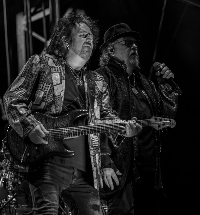 Fra venstre: Steve Lukather og Joseph Williams, Toto, Vulkan Open Air, Oslo. Foto: Svein Erik Nomeland