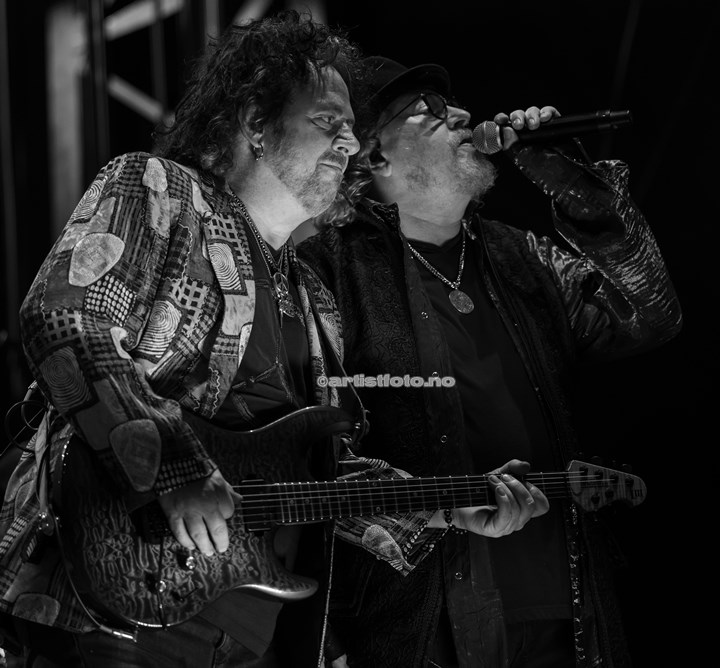 Fra venstre: Steve Lukather og Joseph Williams, Toto, Vulkan Open Air, Oslo. Foto: Svein Erik Nomeland