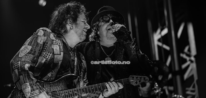 Fra venstre: Steve Lukather og Joseph Williams, Toto, Vulkan Open Air, Oslo. Foto: Svein Erik Nomeland