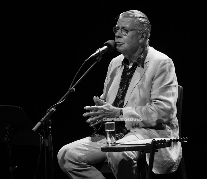 Mikael Wiehe på Teateret, Kristiansand. Foto: Svein Erik Nomeland
