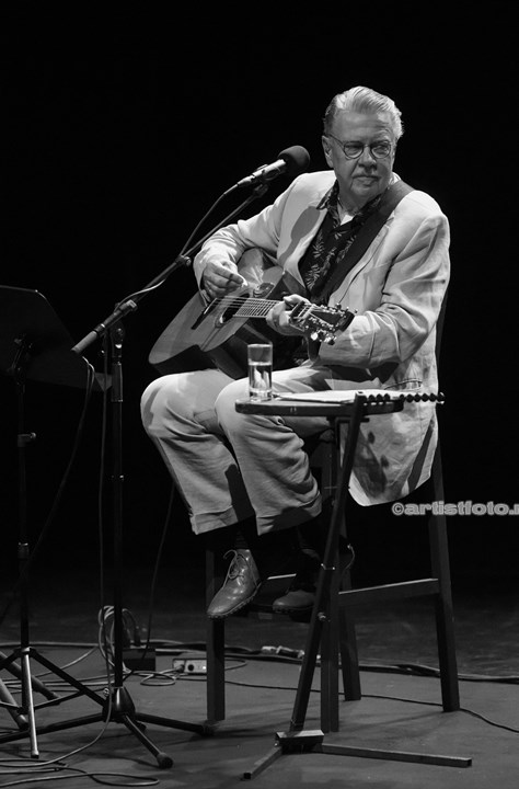 Mikael Wiehe på Teateret, Kristiansand. Foto: Svein Erik Nomeland