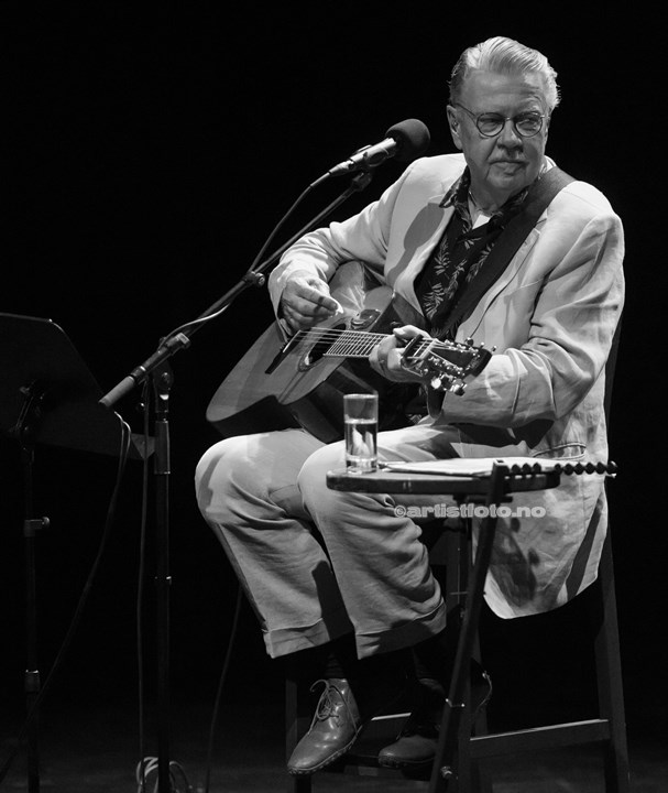 Mikael Wiehe på Teateret, Kristiansand. Foto: Svein Erik Nomeland