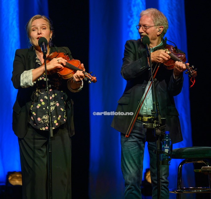Ingrid Bjørnov og Øystein Sunde i Sandnes Kulturhus. Foto: Svein Erik Nomeland
