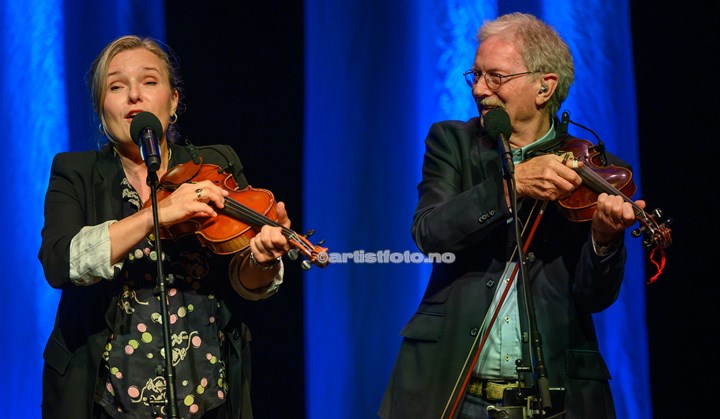Ingrid Bjørnov og Øystein Sunde i Sandnes Kulturhus. Foto: Svein Erik Nomeland