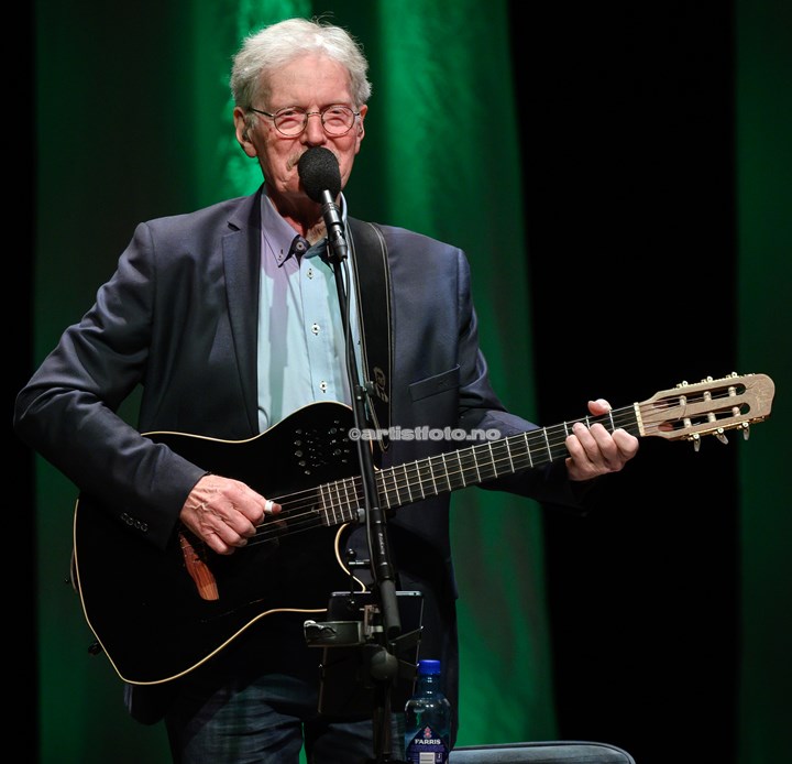 Ingrid Bjørnov og Øystein Sunde i Sandnes Kulturhus. Foto: Svein Erik Nomeland