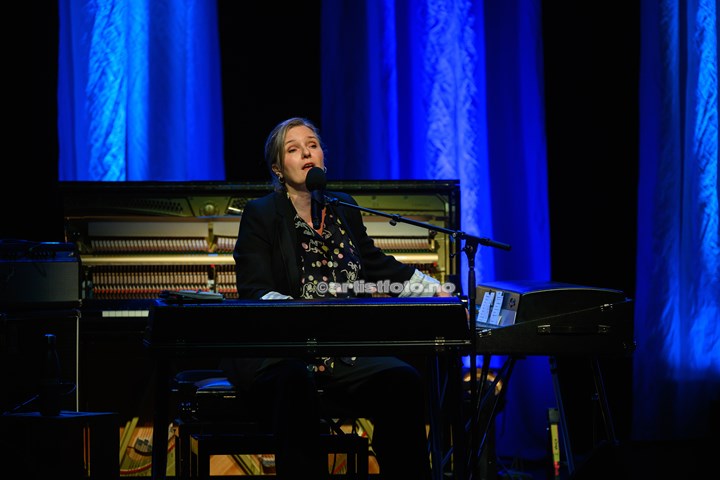 Ingrid Bjørnov og Øystein Sunde i Sandnes Kulturhus. Foto: Svein Erik Nomeland
