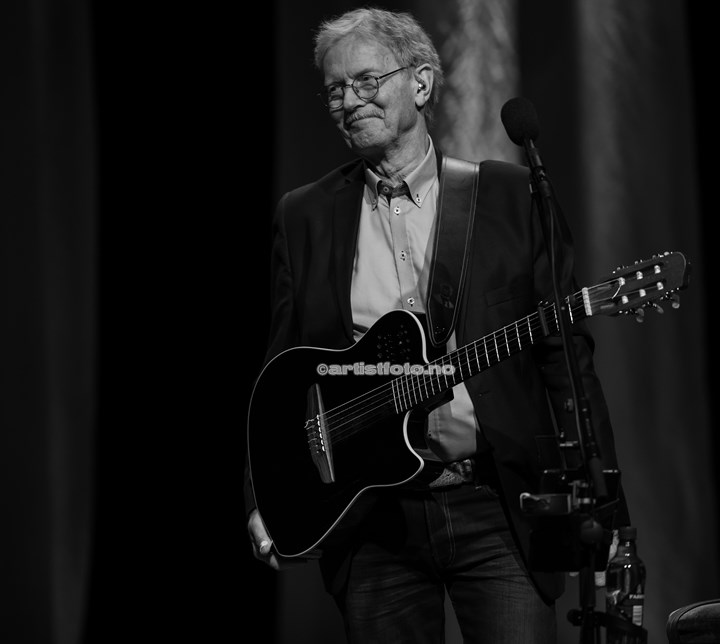 Ingrid Bjørnov og Øystein Sunde i Sandnes Kulturhus. Foto: Svein Erik Nomeland