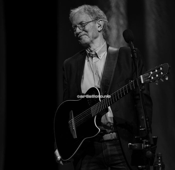 Ingrid Bjørnov og Øystein Sunde i Sandnes Kulturhus. Foto: Svein Erik Nomeland