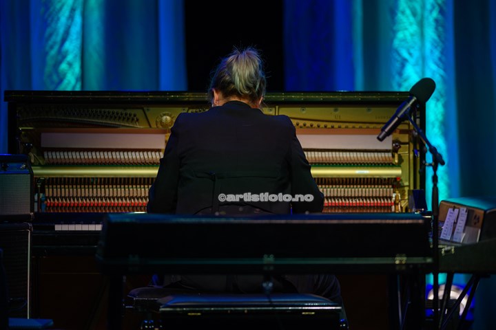 Ingrid Bjørnov og Øystein Sunde i Sandnes Kulturhus. Foto: Svein Erik Nomeland