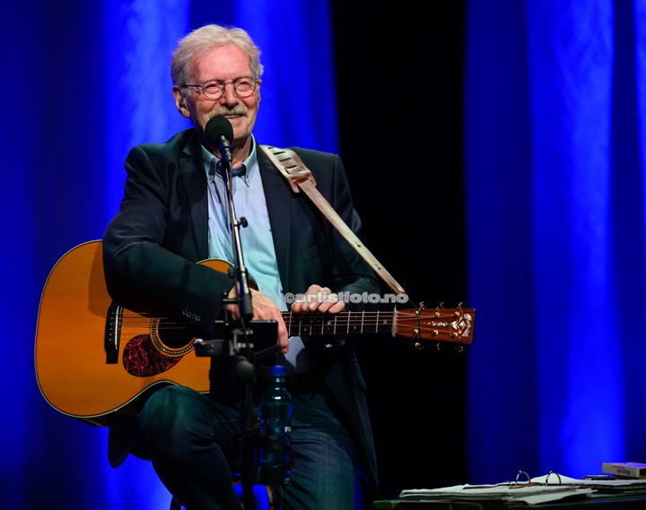 Ingrid Bjørnov og Øystein Sunde i Sandnes Kulturhus. Foto: Svein Erik Nomeland