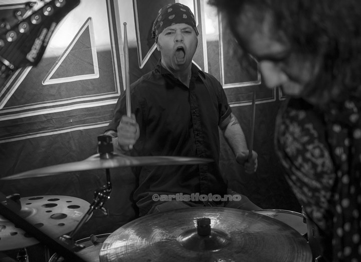 Christian Håpnes Svendsen, Razorbats på Vaktbua i Kristiansand. Foto Svein Erik Nomeland